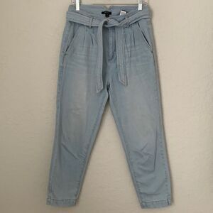 RW & CO. Light Wash Denim With Belt High Rise Size 28